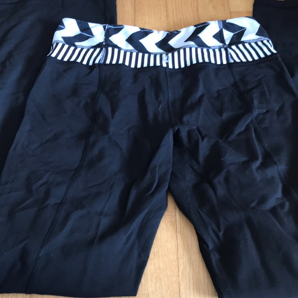 Lululemon black yoga pants size small